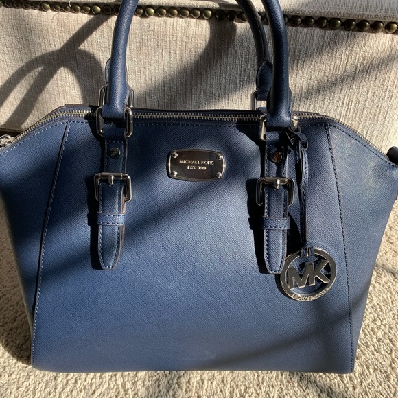 Michael Kors Large Saffiano Satchel - Picture 3 of 7